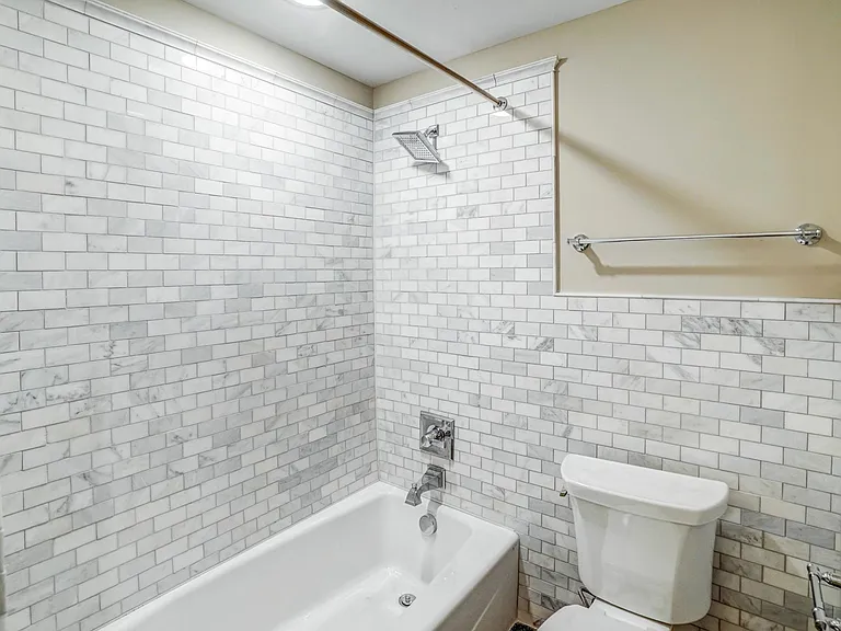 425 N Arthur Ashe Blvd #B — Photo 20