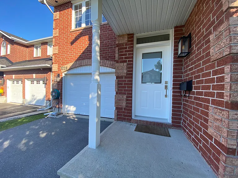 1228 Cyprus Rd — Photo 2