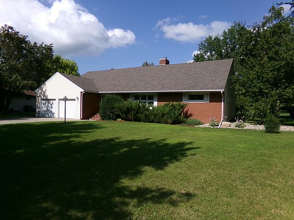 2nd image of 846 2nd St N
