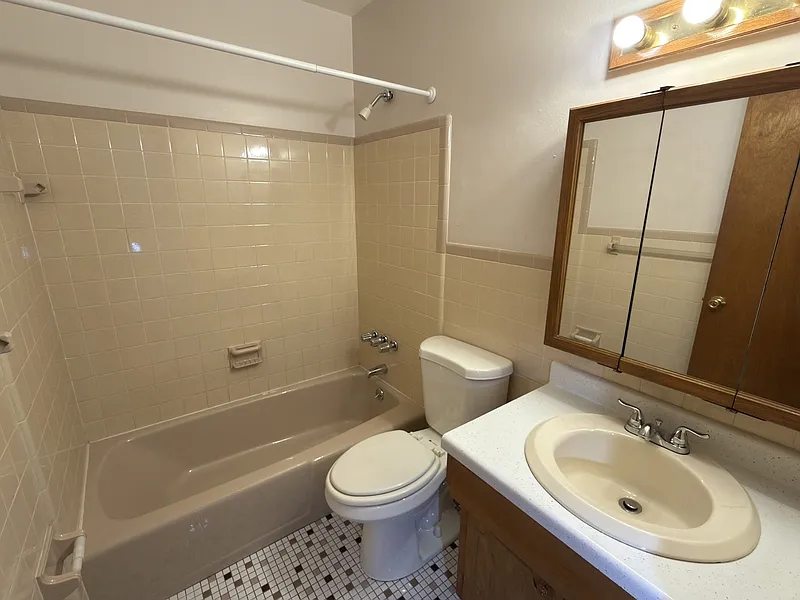 2 bed, 1.0 bath, $1,785 — Photo 4