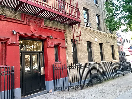 Rented by LRGNY Group, Inc. | media 22
