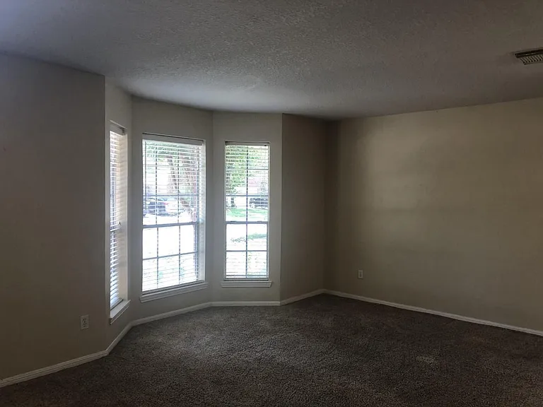 2110 Highland Bay Ct — Photo 4