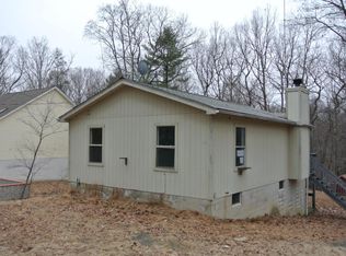 100 Cheetah Path, Dingmans Ferry, PA 18328