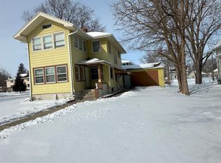 611 W 5th St, Storm Lake, IA 50588