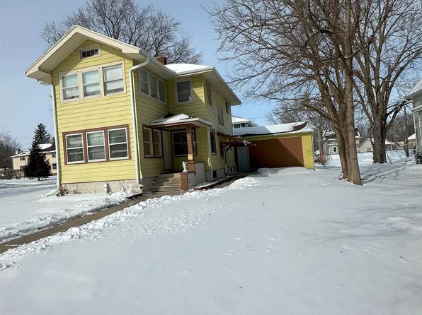 611 W 5th St, Storm Lake, IA 50588