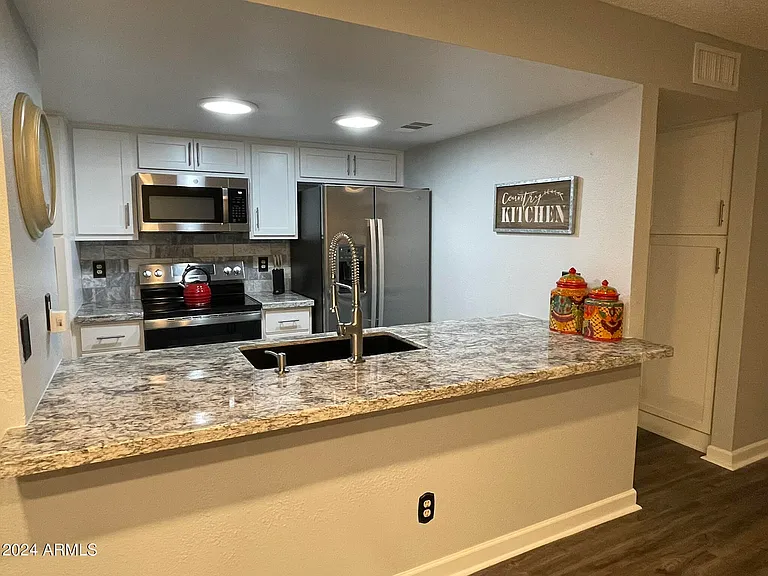 7811 E Park View Dr — Photo 10