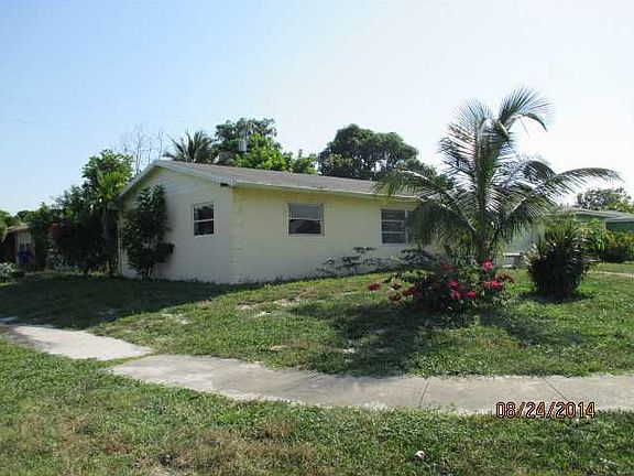 2nd image of 810 SW 12th Ct