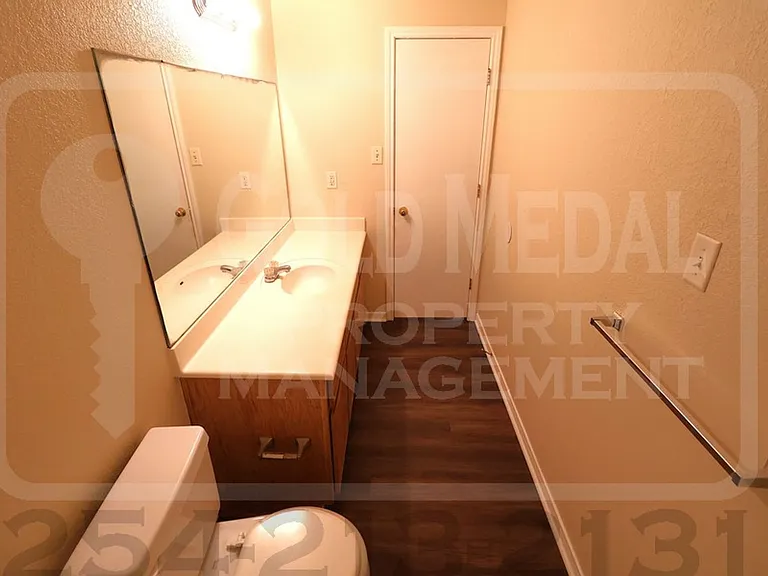 1720 Aztec Trce — Photo 8