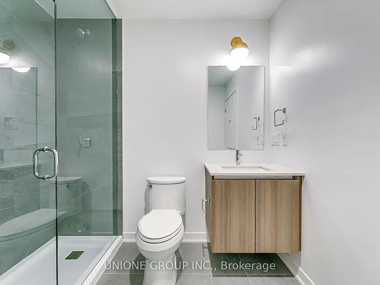 405 Dundas St W #336 — Photo 24