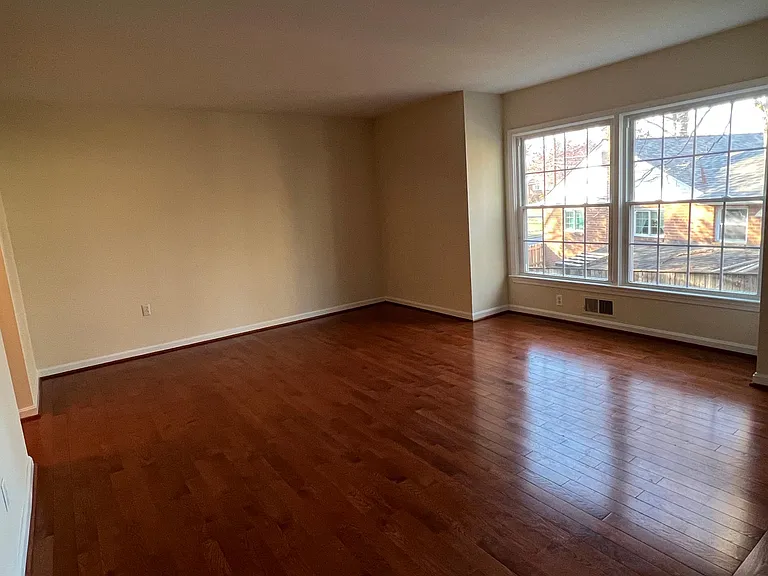 2105 Bucknell Ter — Photo 15