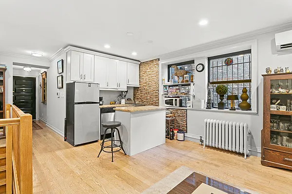 Rented by AAU Real Estate Advisors | media 1