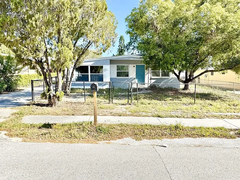 617 Pent St — Photo 3