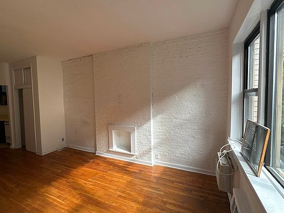 5th image of 311 E 90th St APT 3B