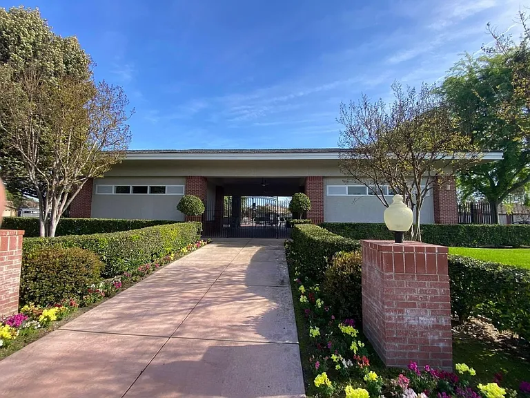 11818 Grecian Laurel Dr — Photo 24