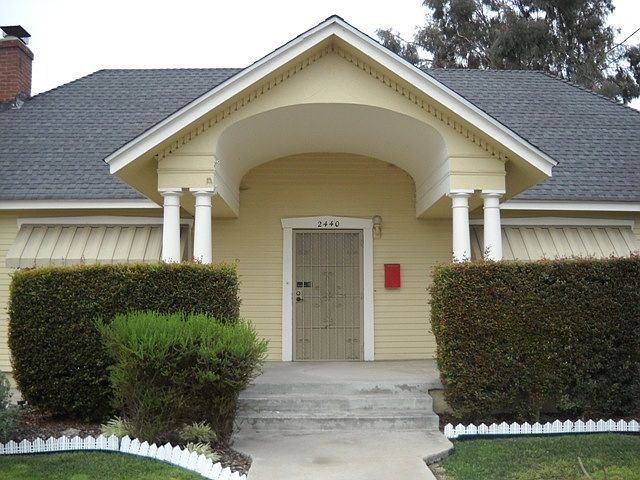 1st image of 2440 32nd St