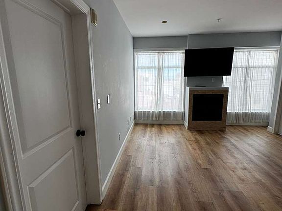 2nd image of 89 Goethe St APT 7