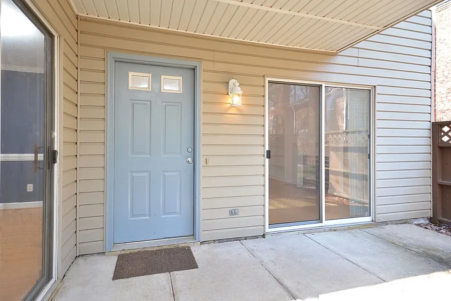 3 bed, 2.5 bath, 1522 sqft, $1,800 — Photo 4