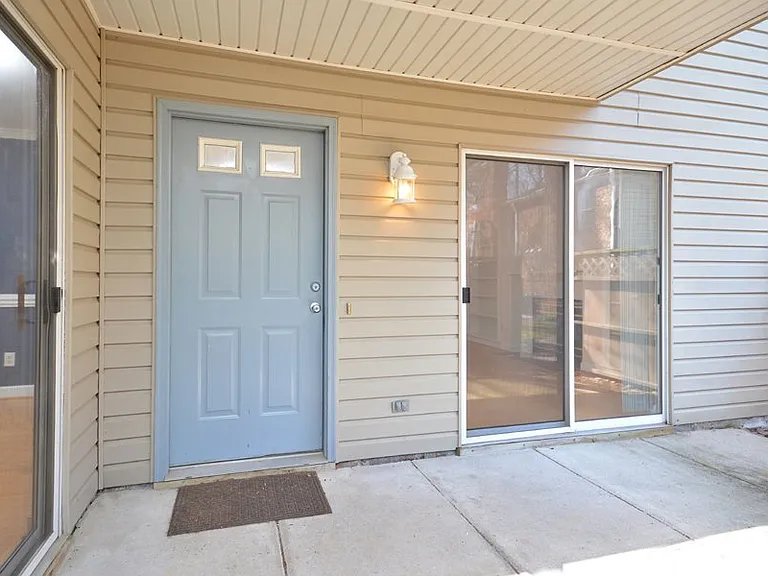 425 Summerwalk Cir — Photo 4