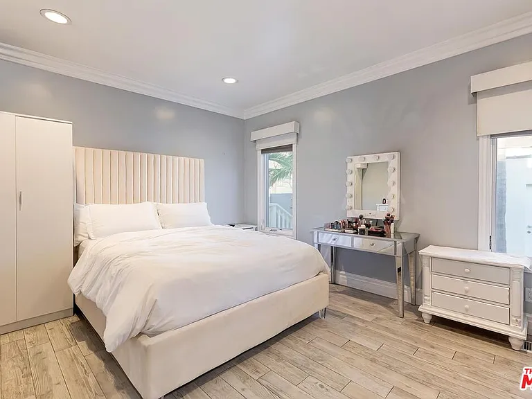 200 S Linden Dr — Photo 11
