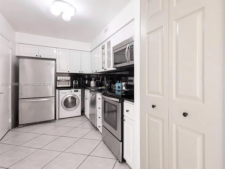 6770 Indian Creek Dr #7B — Photo 33