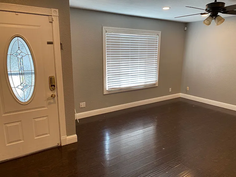 1650 Honeysuckle Rd — Photo 5