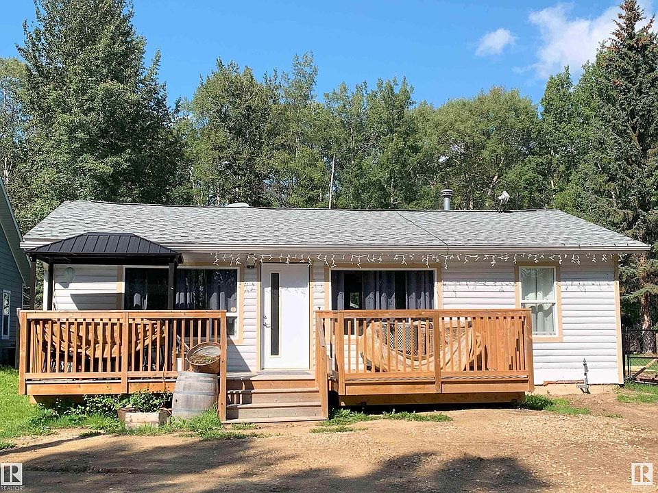1st image of 1270 Range Road 15 #47436