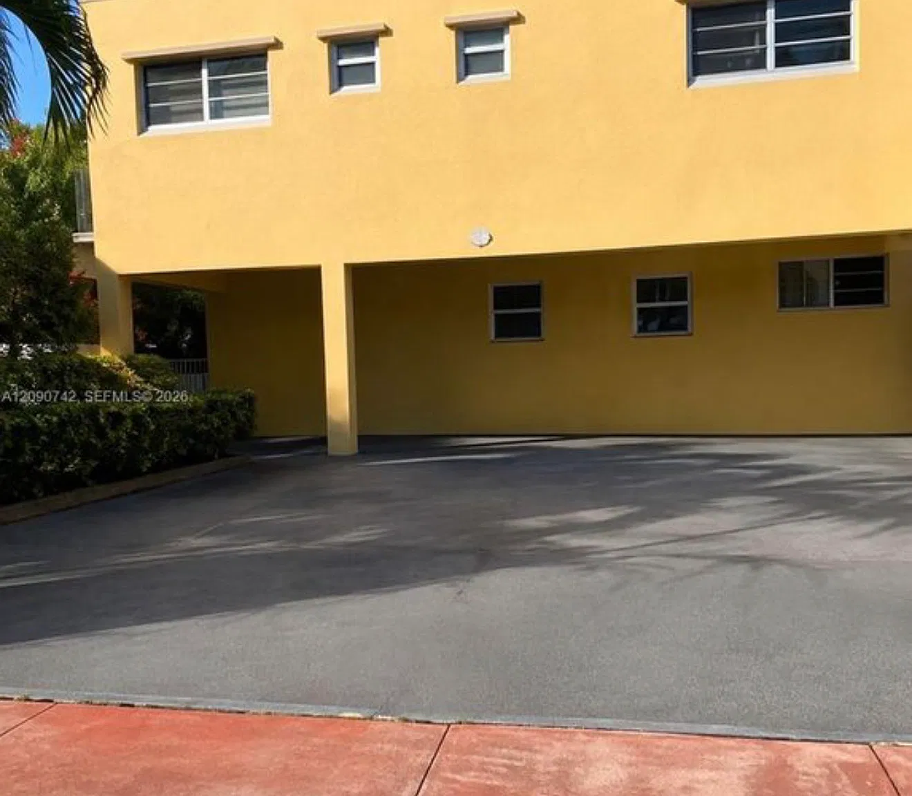 2 bed, 700 sqft, $2,650 — Photo 1