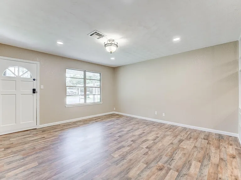 305 Yaupon St — Photo 18