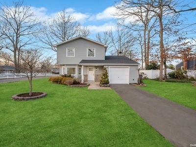 351 Mollie Boulevard, Holbrook, NY, 11741