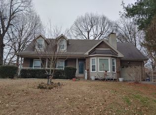 102 Deepwood Ct, Clarksville, TN 37042