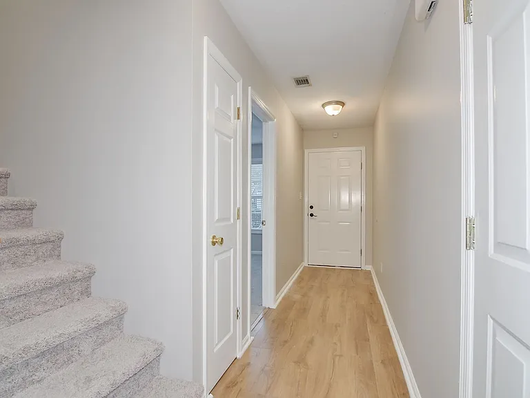 418 Northrop Pl — Photo 4
