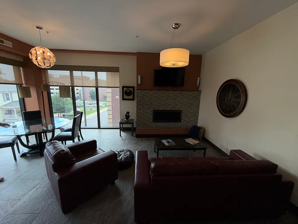 1200 E Walnut St #201