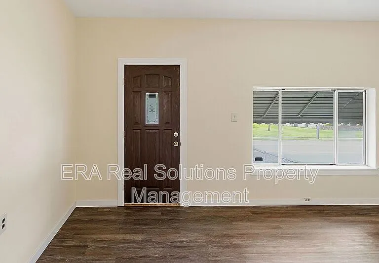 2028 W Galbraith Rd — Photo 14