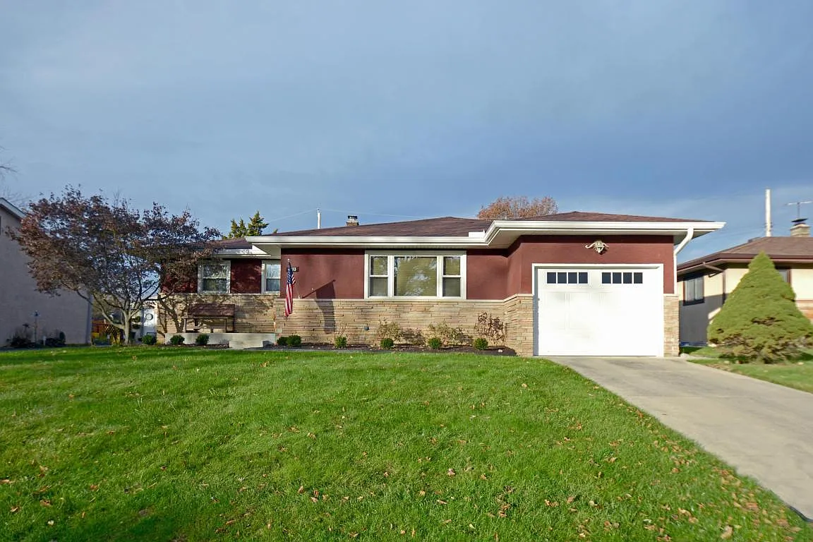 4413 Marland Dr photo 1