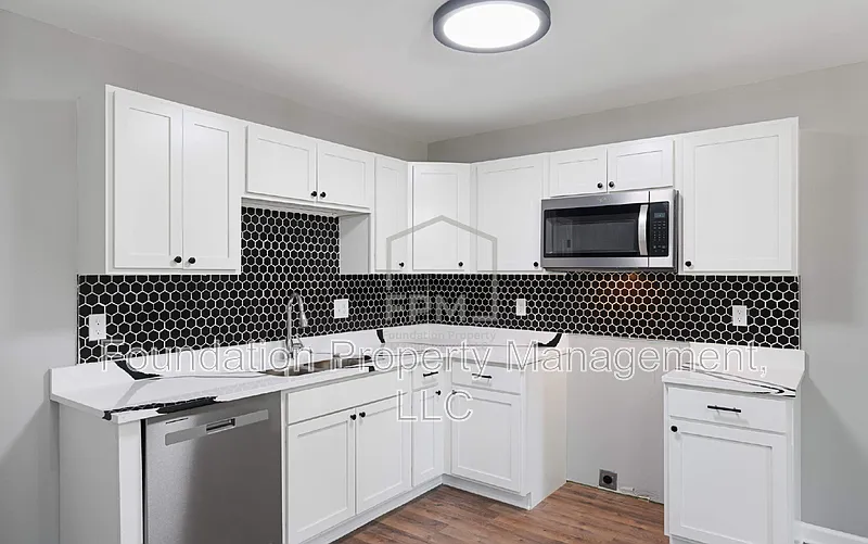 3 bed, 2.0 bath, 1459 sqft, $1,450 — Photo 3