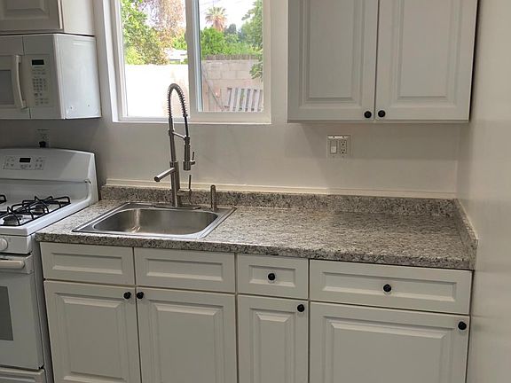 2nd image of 8025 White Oak Ave #8025
