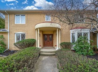 23223 Bellwood Dr, Southfield, MI 48034