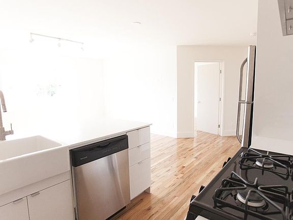 5th image of 201 Avenue 55 APT 102