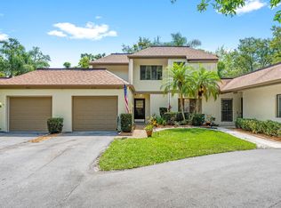 225 Country Club Dr, Melbourne, FL 32940