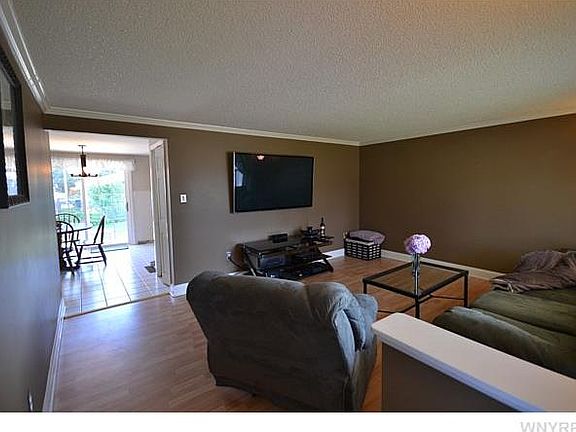 5th image of 853 Remington Dr