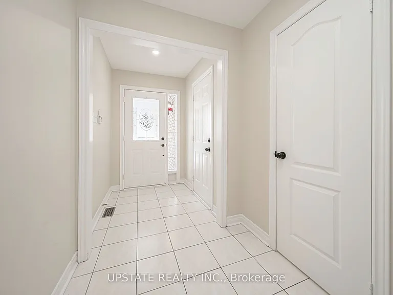 46 Velvet Grass Ln — Photo 2