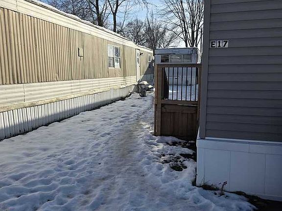 2nd image of 993 Michigan Ave E #17E