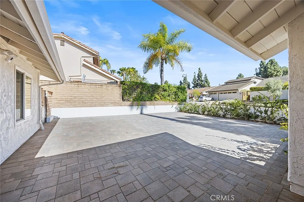 Building Photo - 26941 Floresta Ln