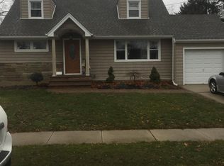3981 Brooklyn Ave, Seaford, NY 11783