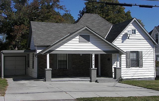 Note 2 car drive-through garage to Left