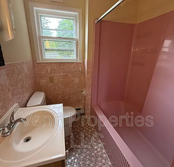 1 Pleasant St #1E — Photo 9