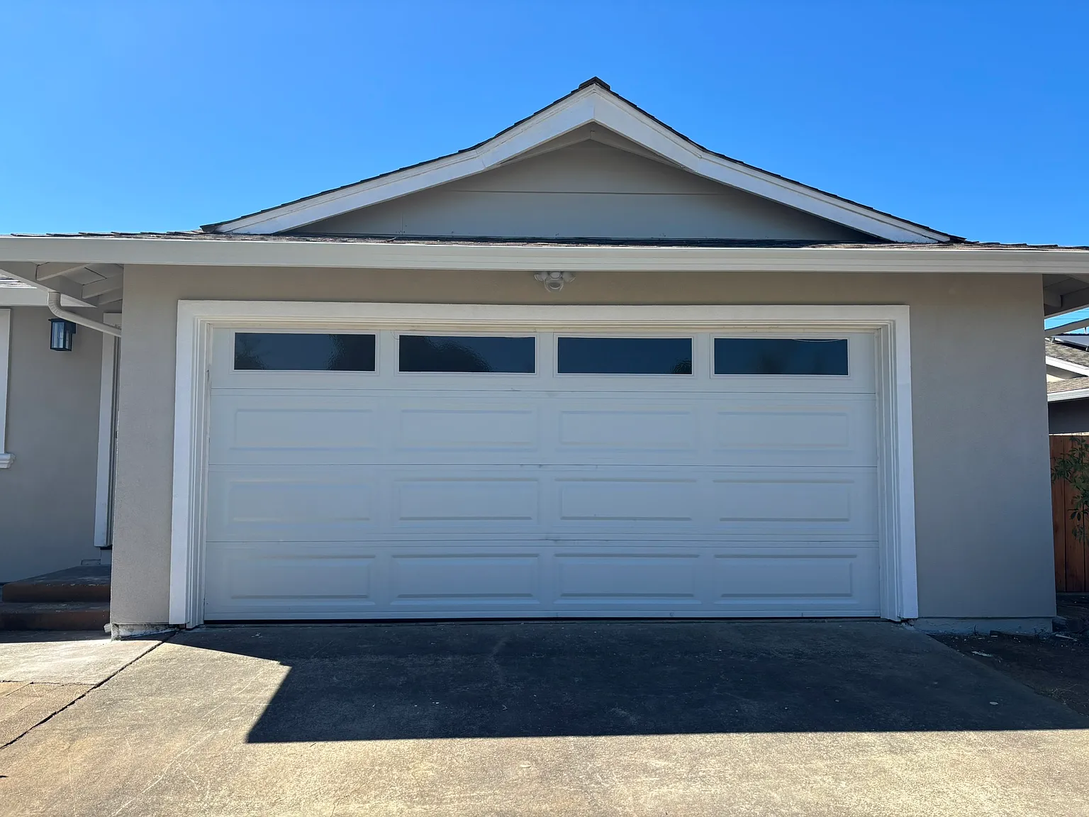 4 bed, 1242 sqft, $6,200 — Photo 2