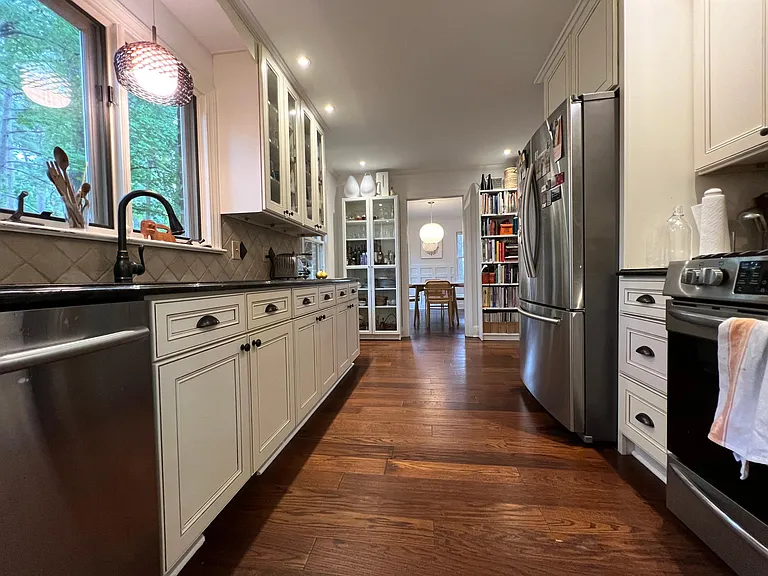 310 Baytree Dr — Photo 7