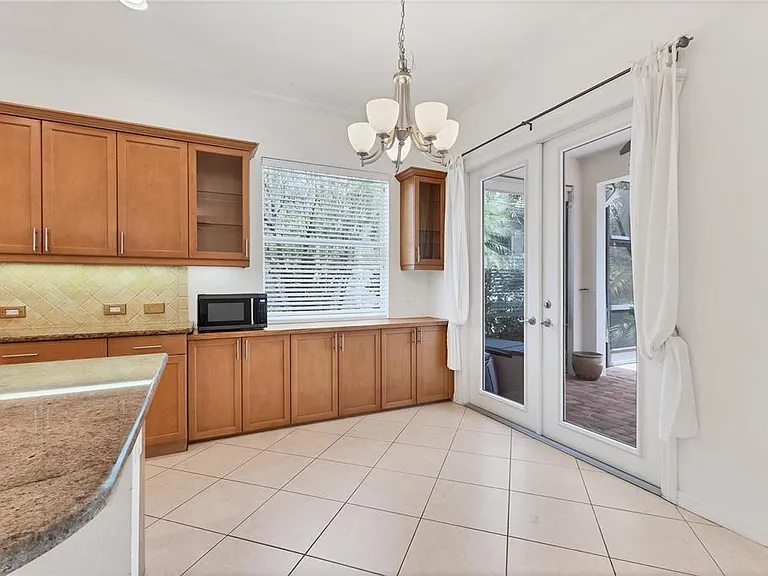 7236 Lismore Ct — Photo 15