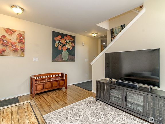 3rd image of 9122 160th Street Ct E